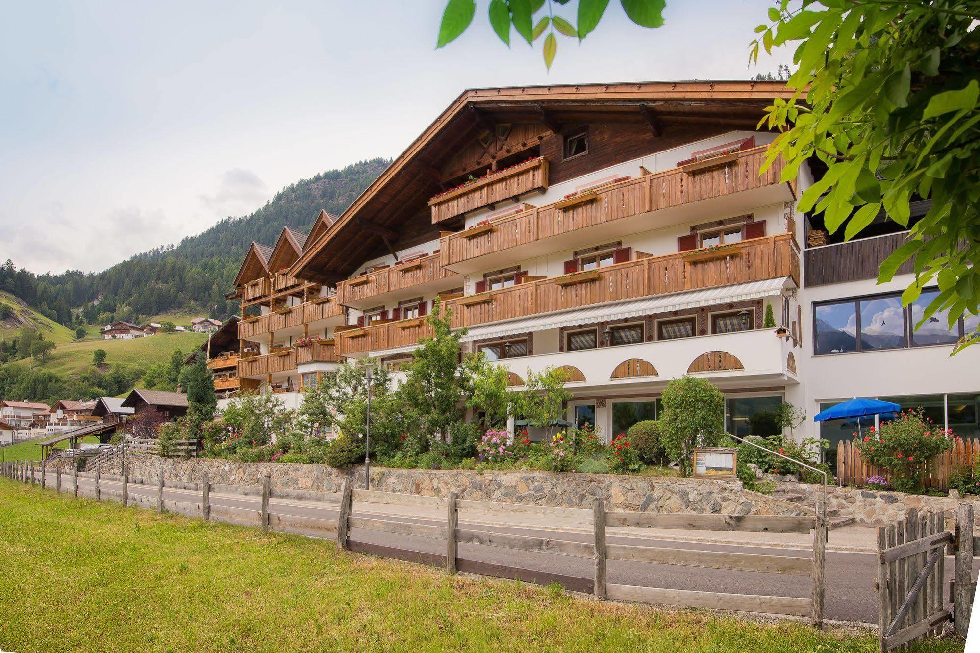 Hotel Alpenland Moso Luaran gambar